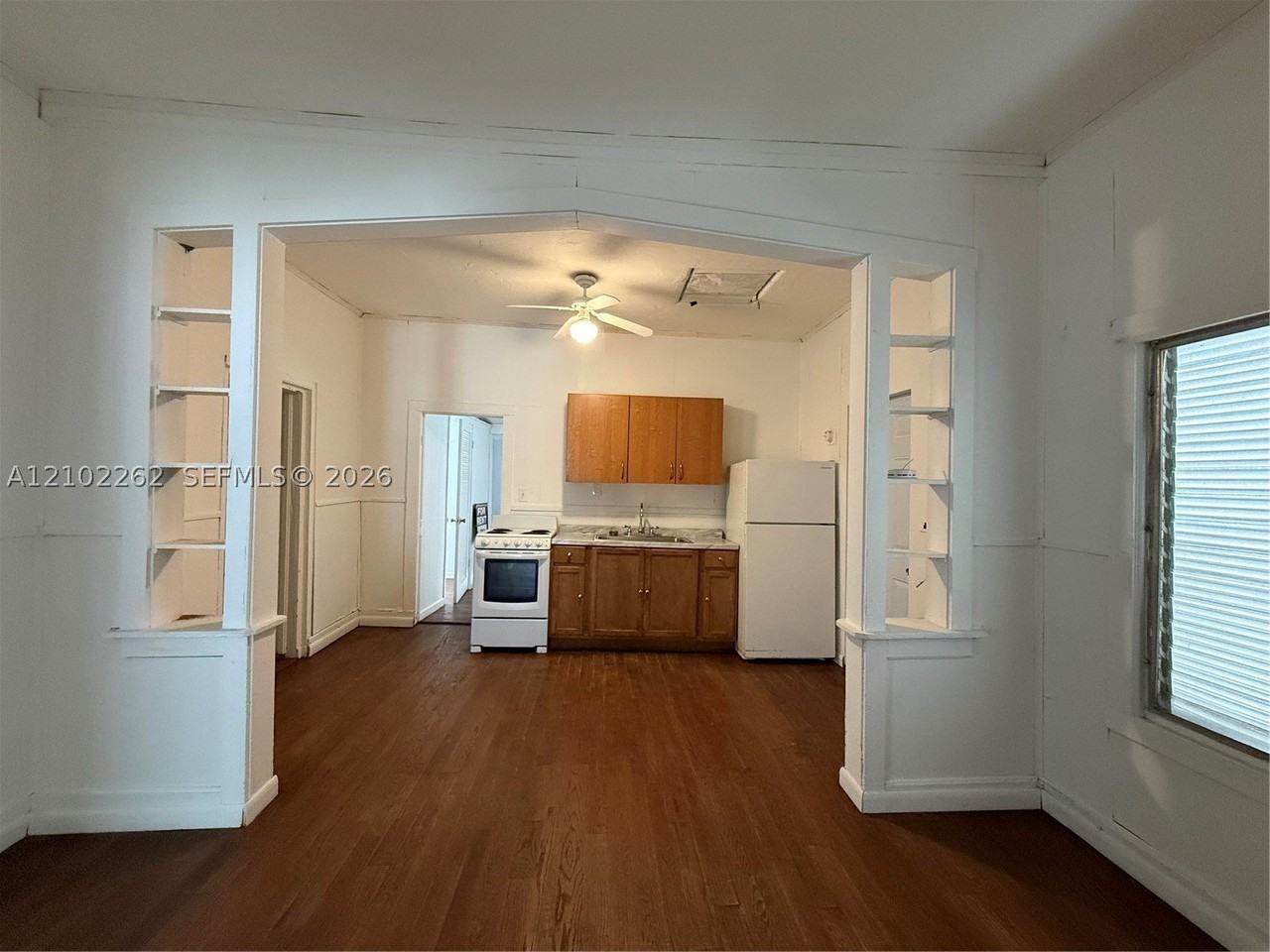2246 Polk St - Photo 4 of 9