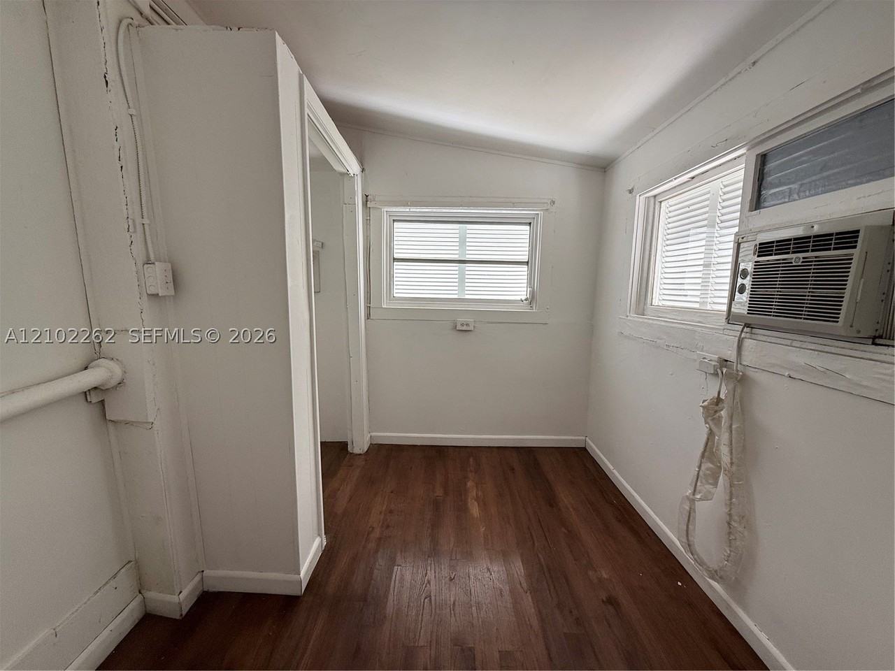 2246 Polk St - Photo 7 of 9