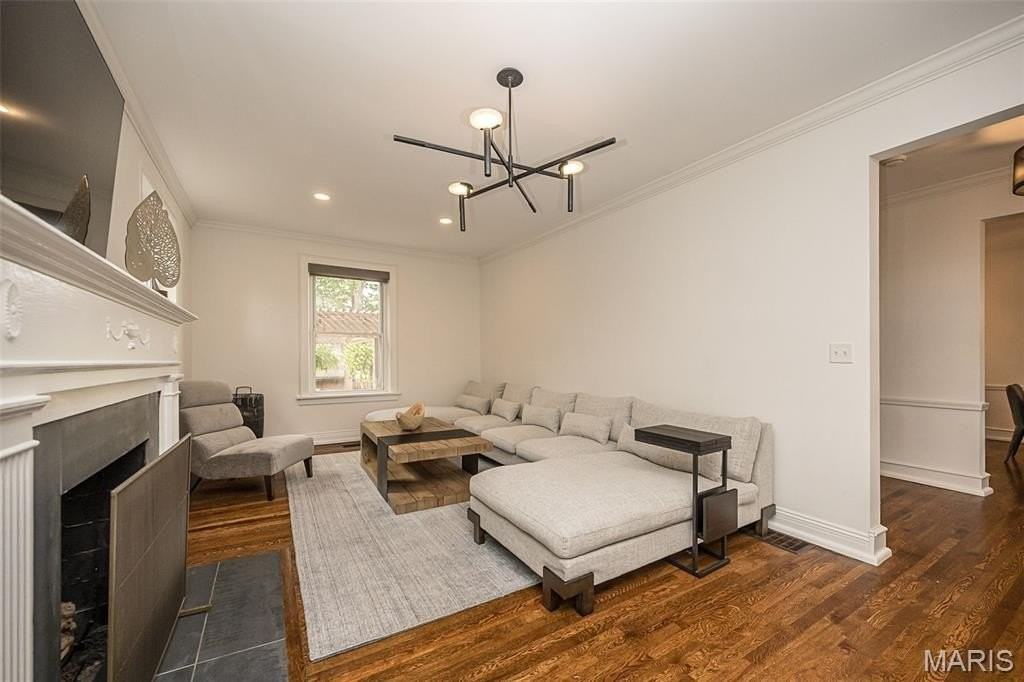 6946 Pershing Ave - Photo 7 of 50