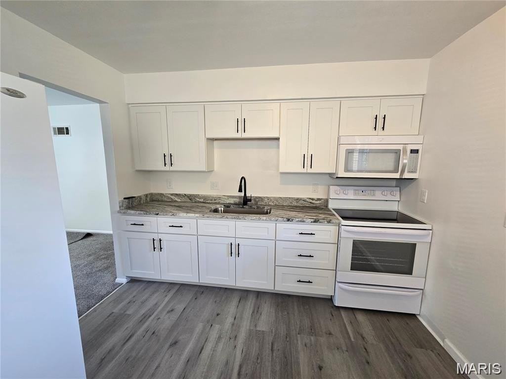 9915 Erie Dr - Photo 4 of 15