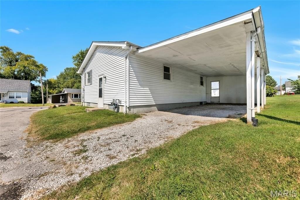 504 Stiening St - Photo 2 of 17
