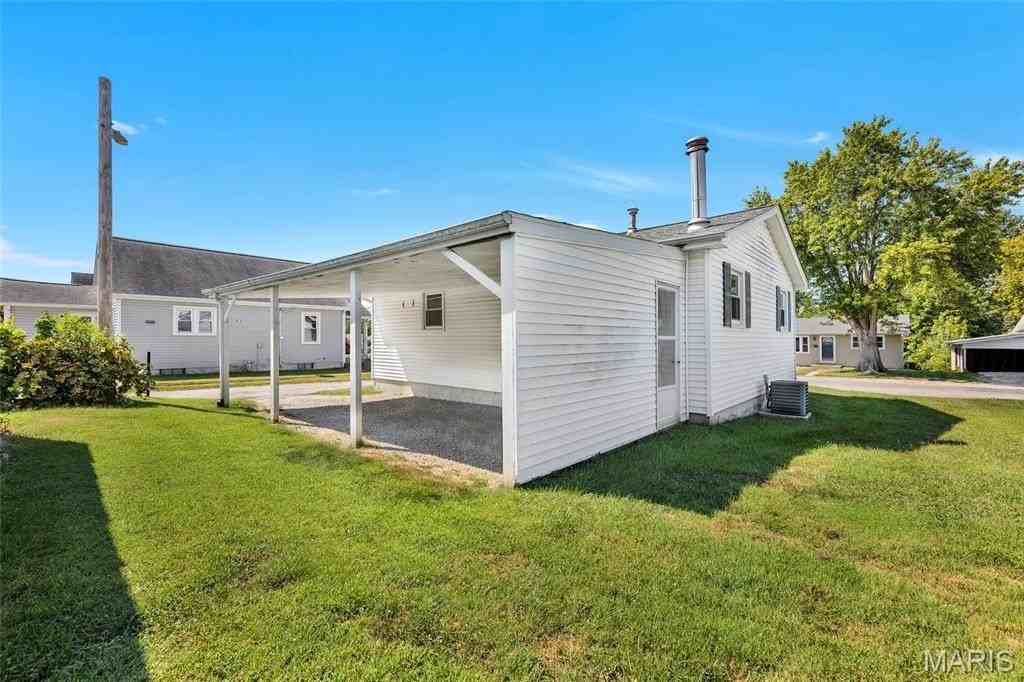 504 Stiening St - Photo 3 of 17