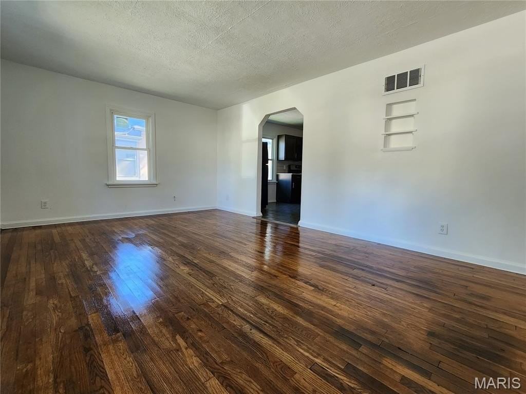 128 Deane Ct - Photo 2 of 18