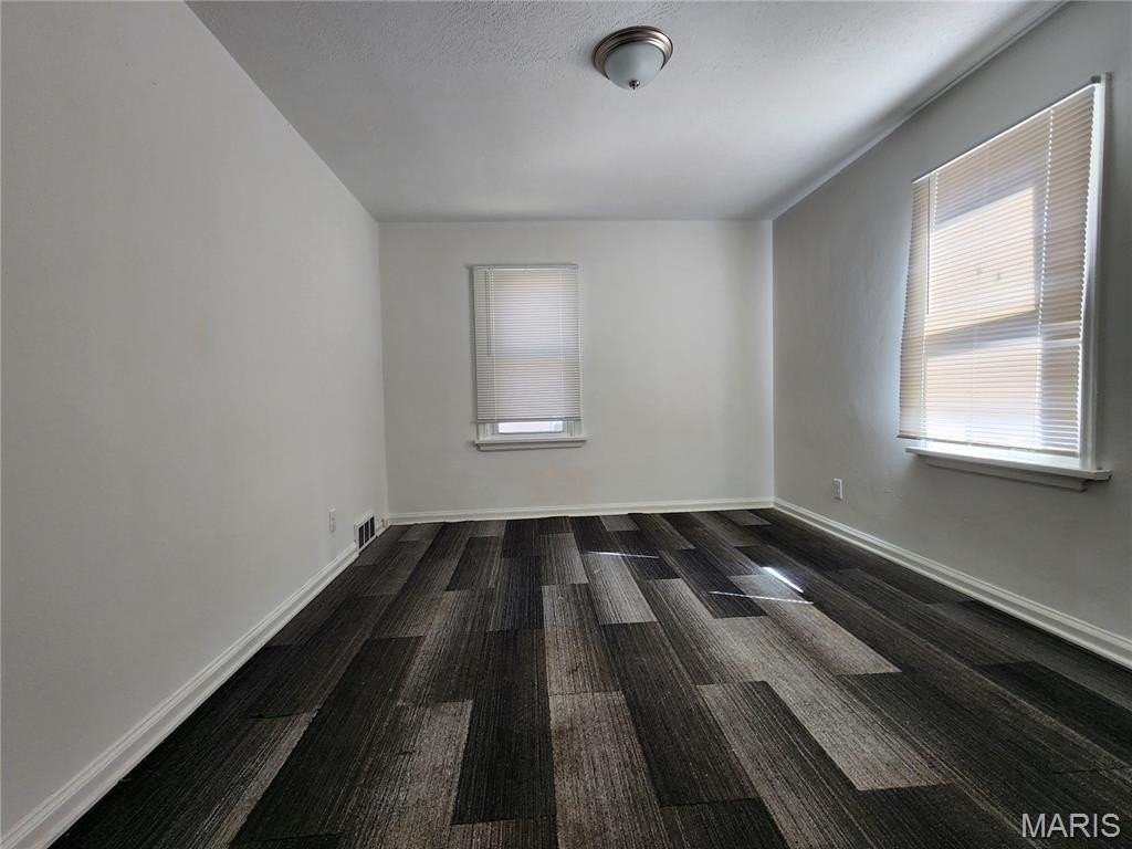 128 Deane Ct - Photo 5 of 18
