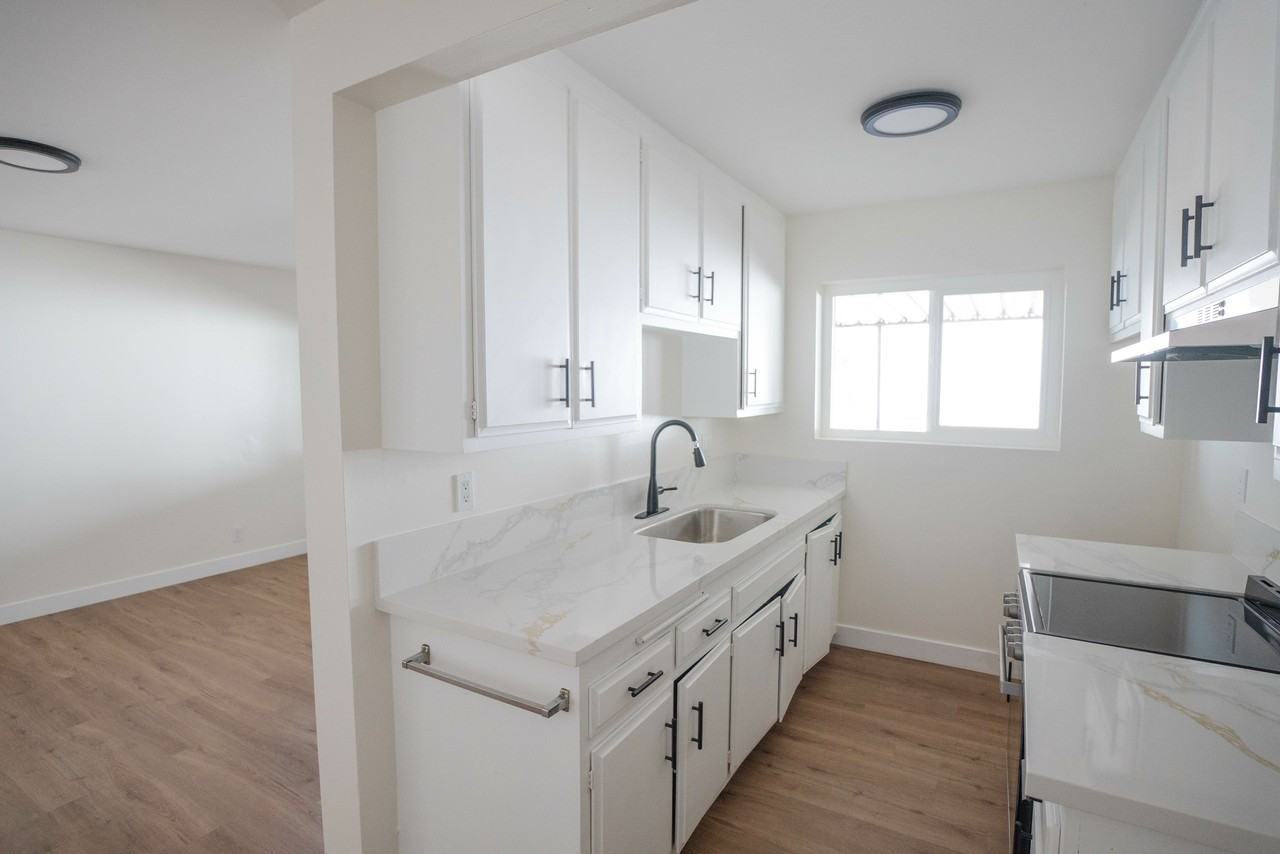 825 W 167th St #5 - Photo 4 of 12