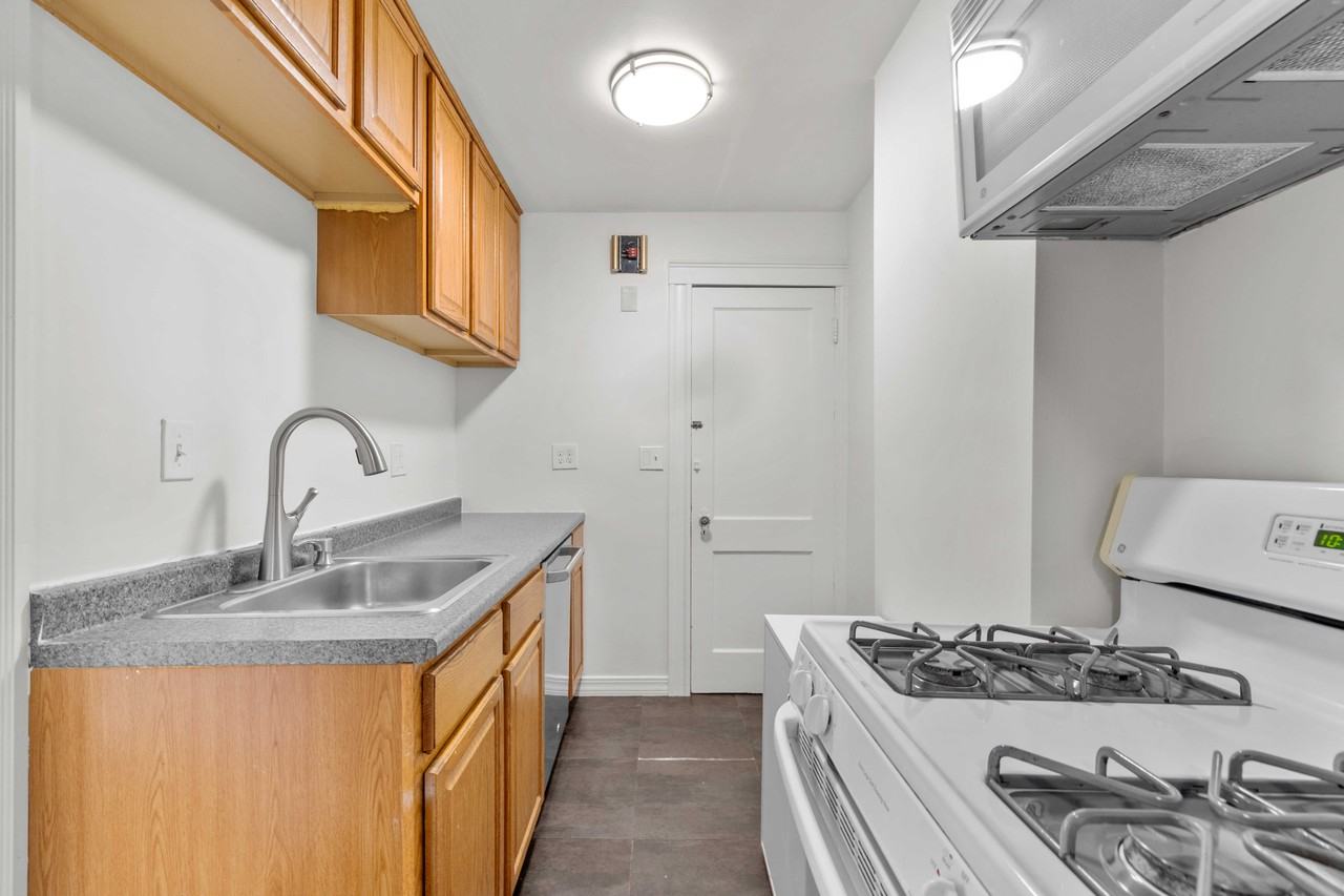 24 Potomac St - Photo 4 of 22