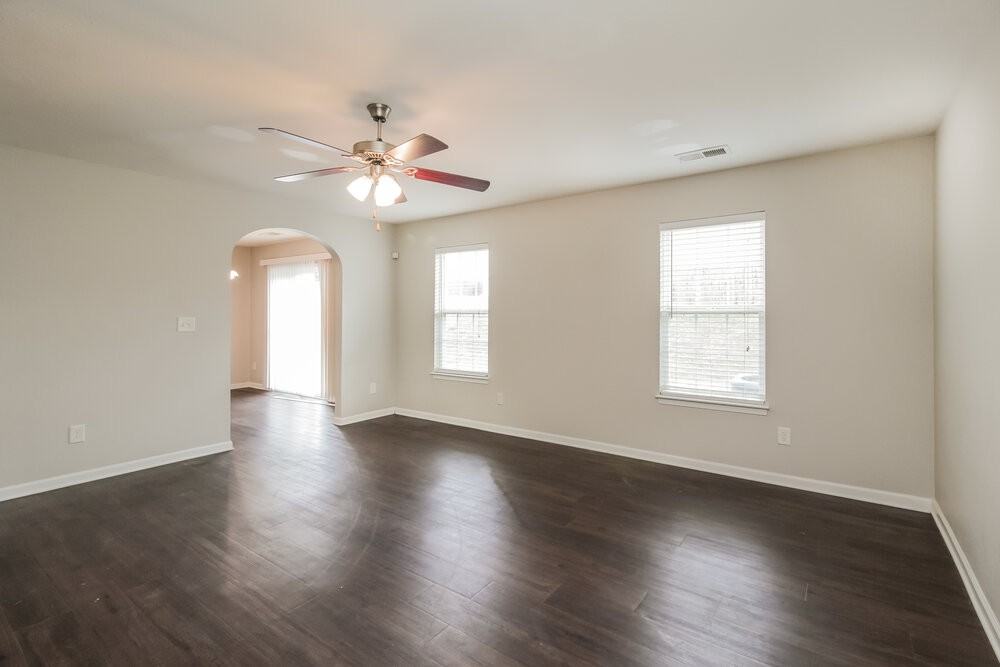 3802 Voeltz Dr - Photo 7 of 20