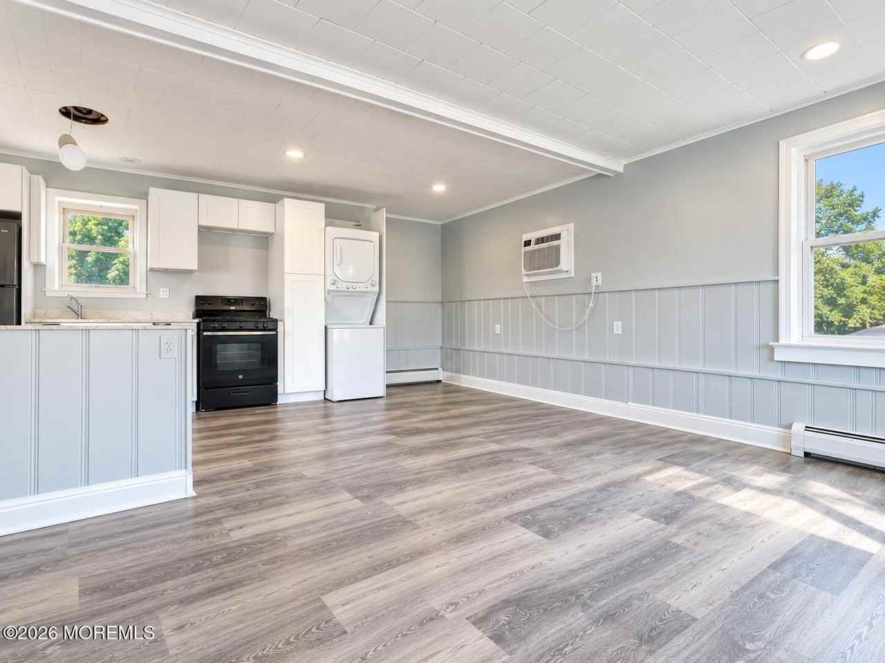 71 Oak St #R - Photo 4 of 9