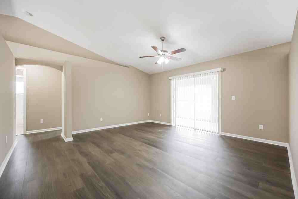 525 Oak Branch Cir - Photo 3 of 16