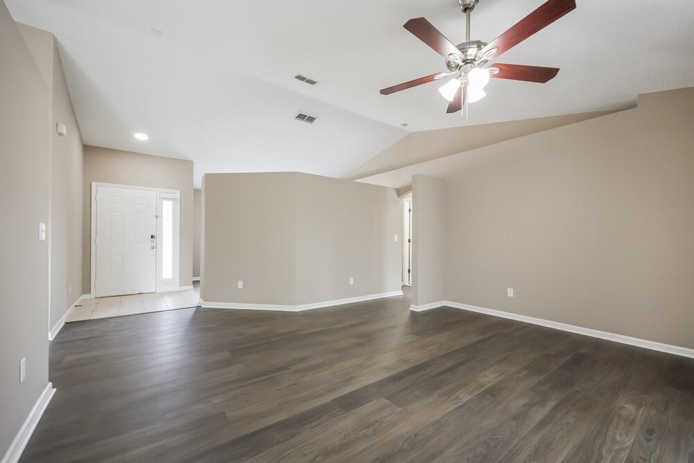 525 Oak Branch Cir - Photo 4 of 16