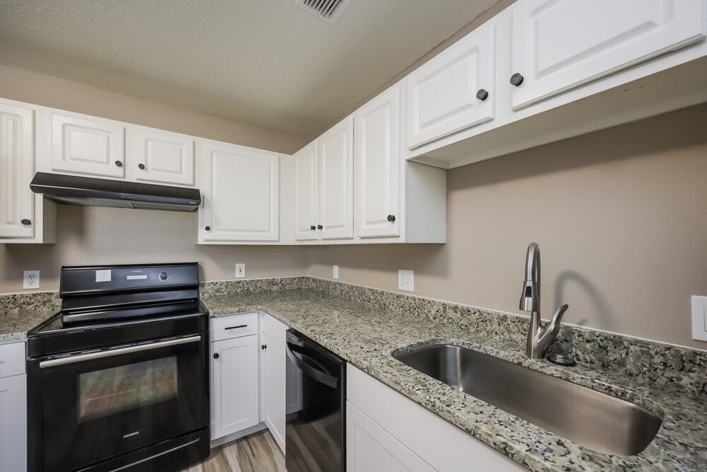 525 Oak Branch Cir - Photo 7 of 16