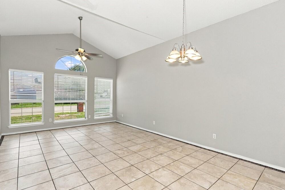 6204 Tidewater Dr - Photo 4 of 16
