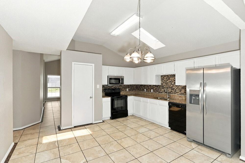 6204 Tidewater Dr - Photo 6 of 16