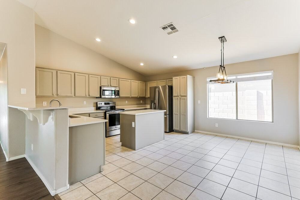 4057 S Summer Ct - Photo 6 of 16