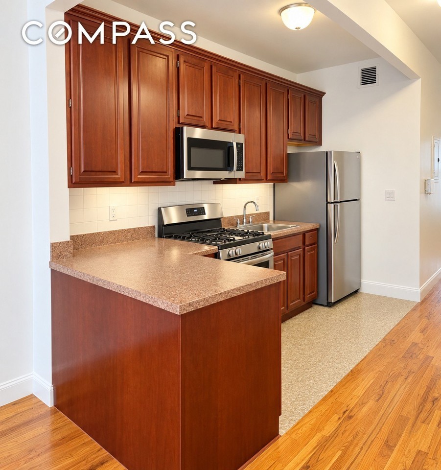 202 W 132nd St #3 - Photo 5 of 11