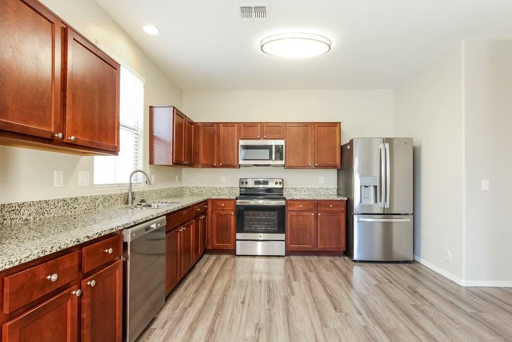 5438 W Fulton St - Photo 6 of 17