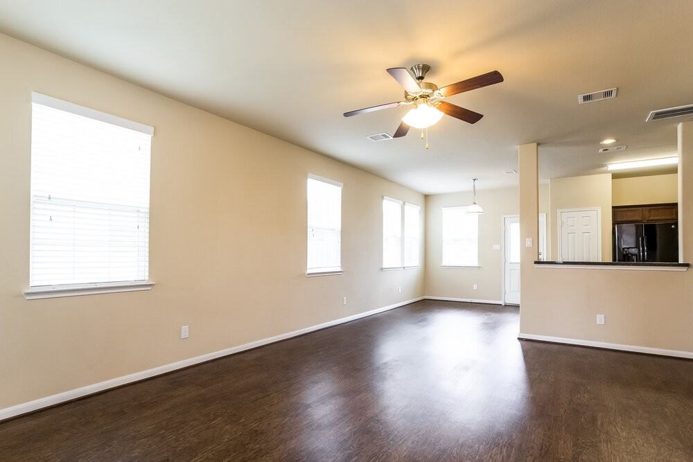 23634 Maple View Dr - Photo 2 of 15