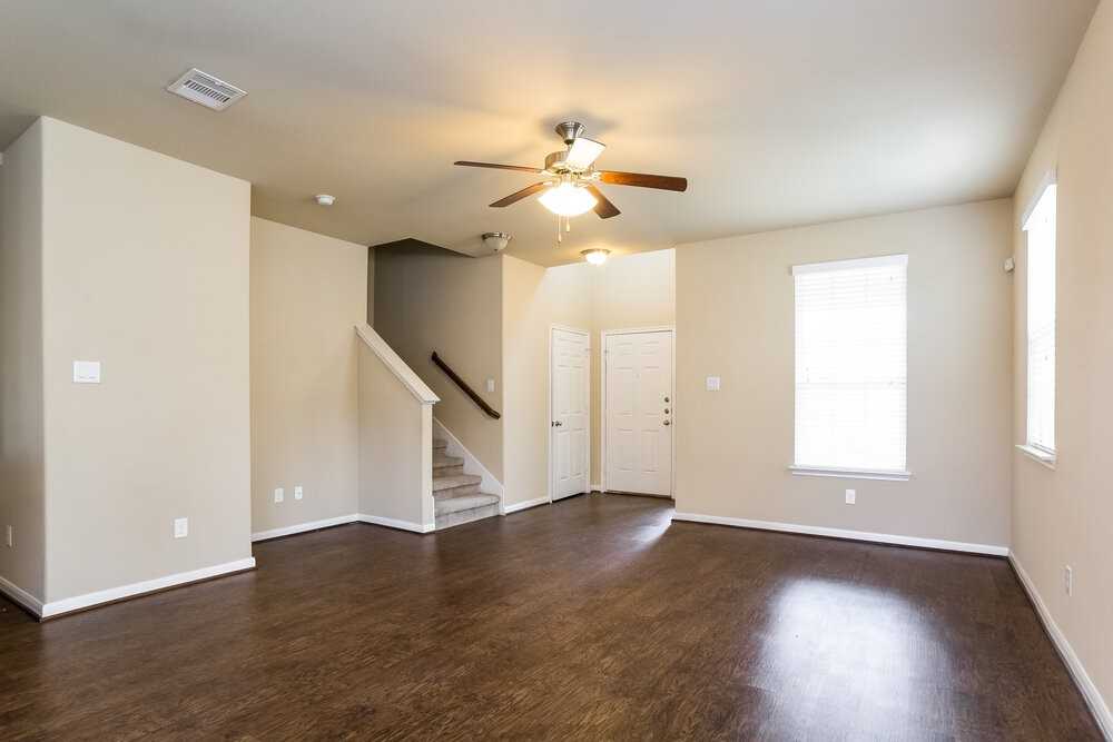 23634 Maple View Dr - Photo 3 of 15