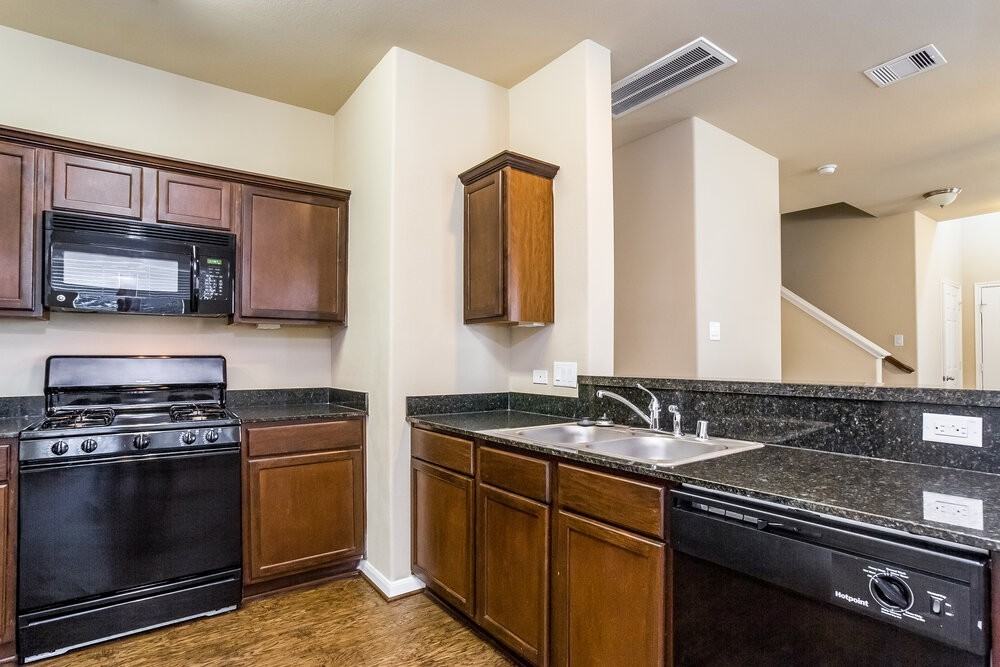 23634 Maple View Dr - Photo 6 of 15