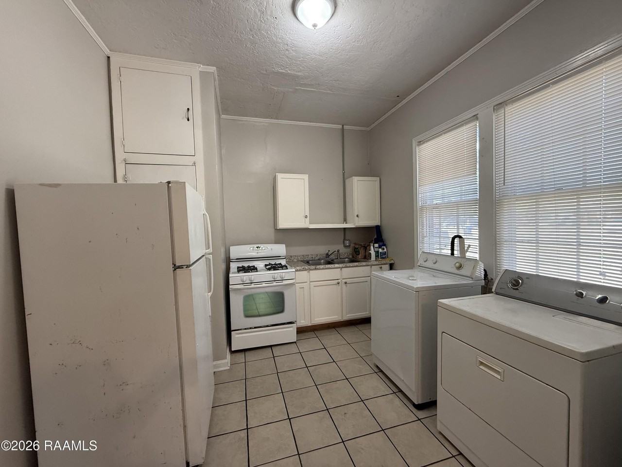 427 General Mouton Ave #C - Photo 2 of 4