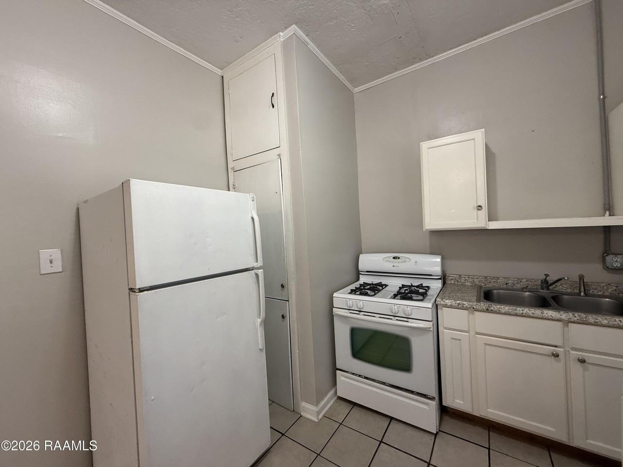 427 General Mouton Ave #C - Photo 3 of 4