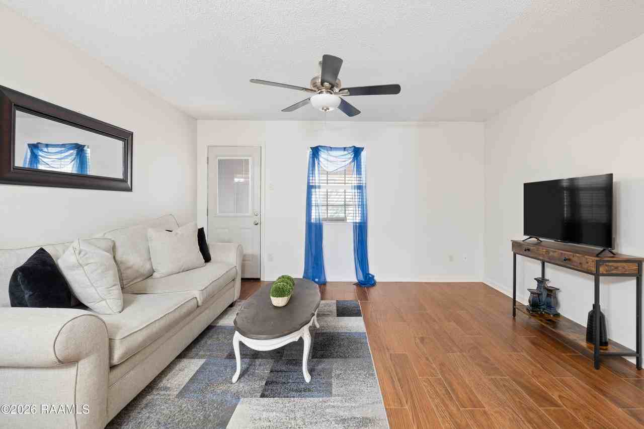 109 Southfield Pkwy - Photo 5 of 20