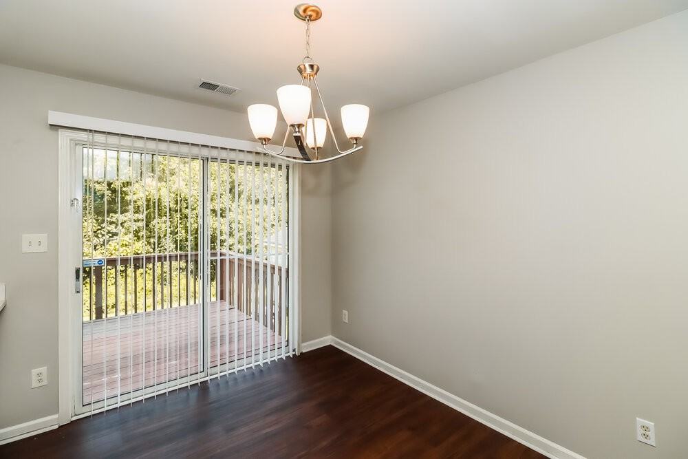 3037 Rockingham Ln Sw - Photo 7 of 17