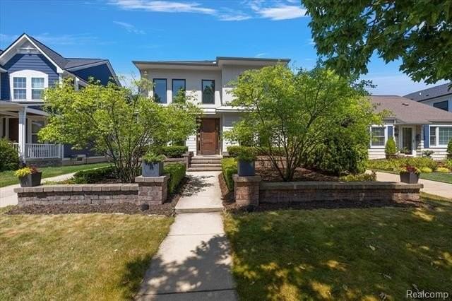 559 Bennaville Ave - Photo 3 of 50