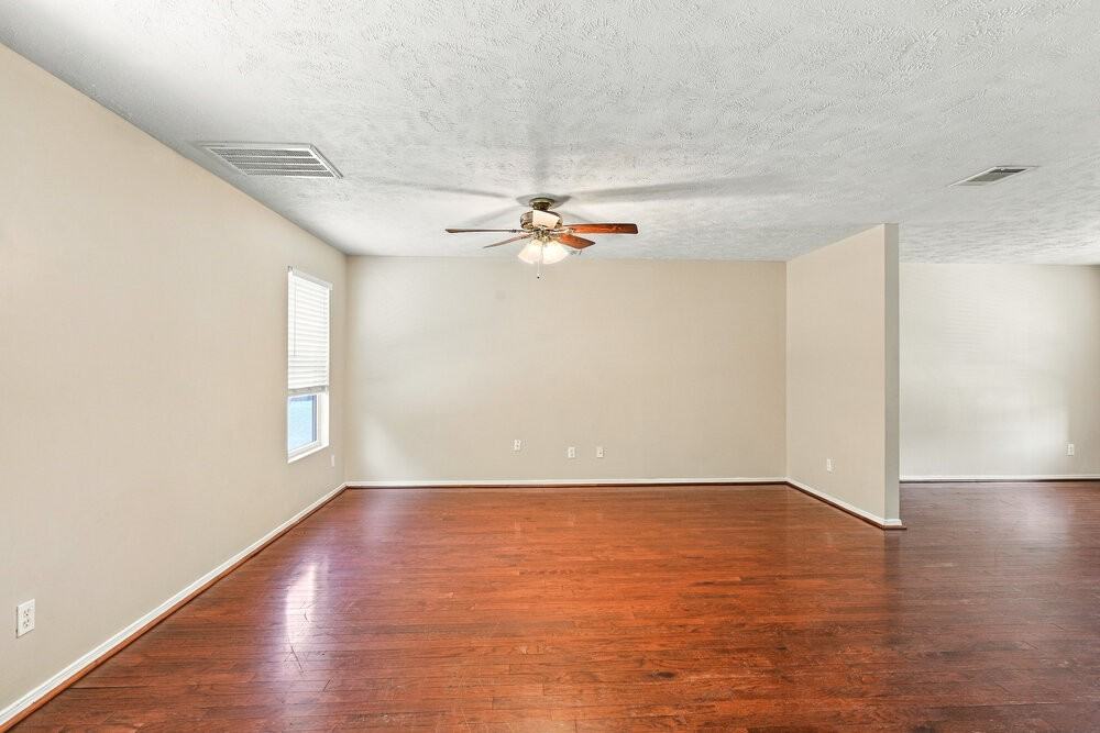 5153 Sunsail Dr - Photo 6 of 17