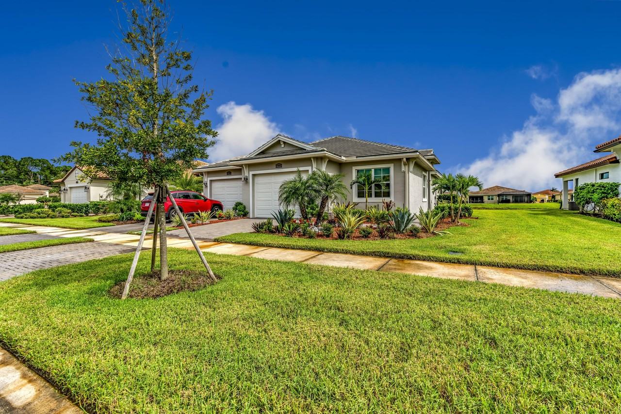 27099 Sw Viterbo Way - Photo 2 of 50