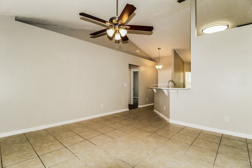 142 Kelly Cir - Photo 4 of 16