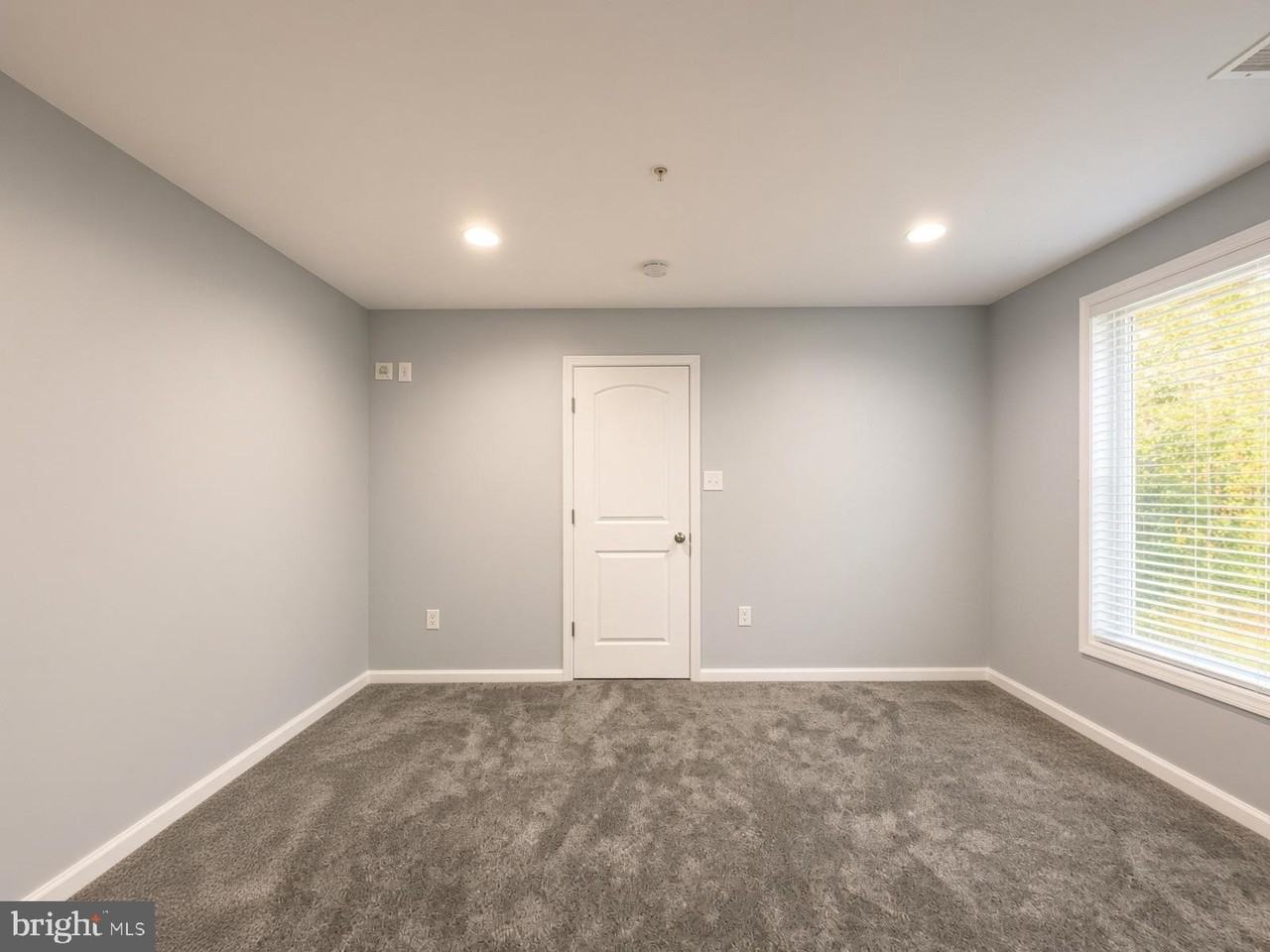 9600 Smithview Pl - Photo 2 of 14