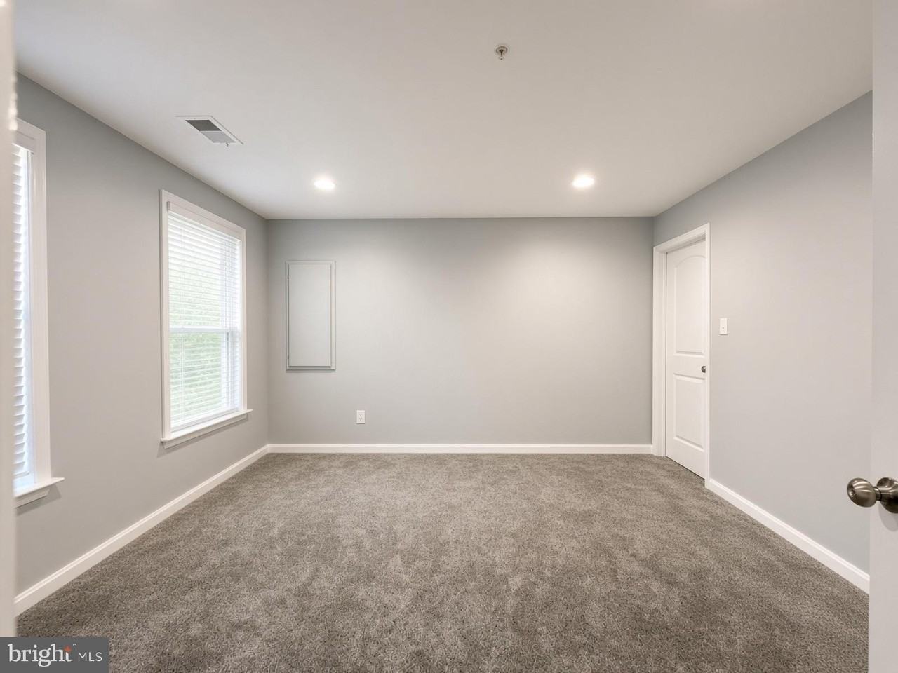 9600 Smithview Pl - Photo 3 of 14