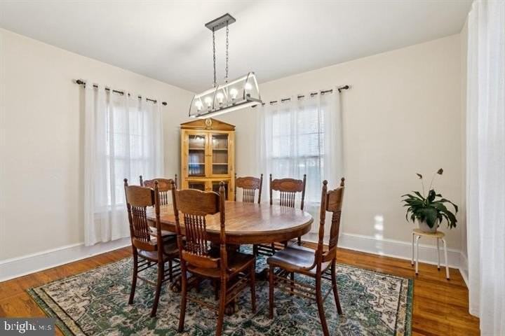 221 Center St - Photo 5 of 17
