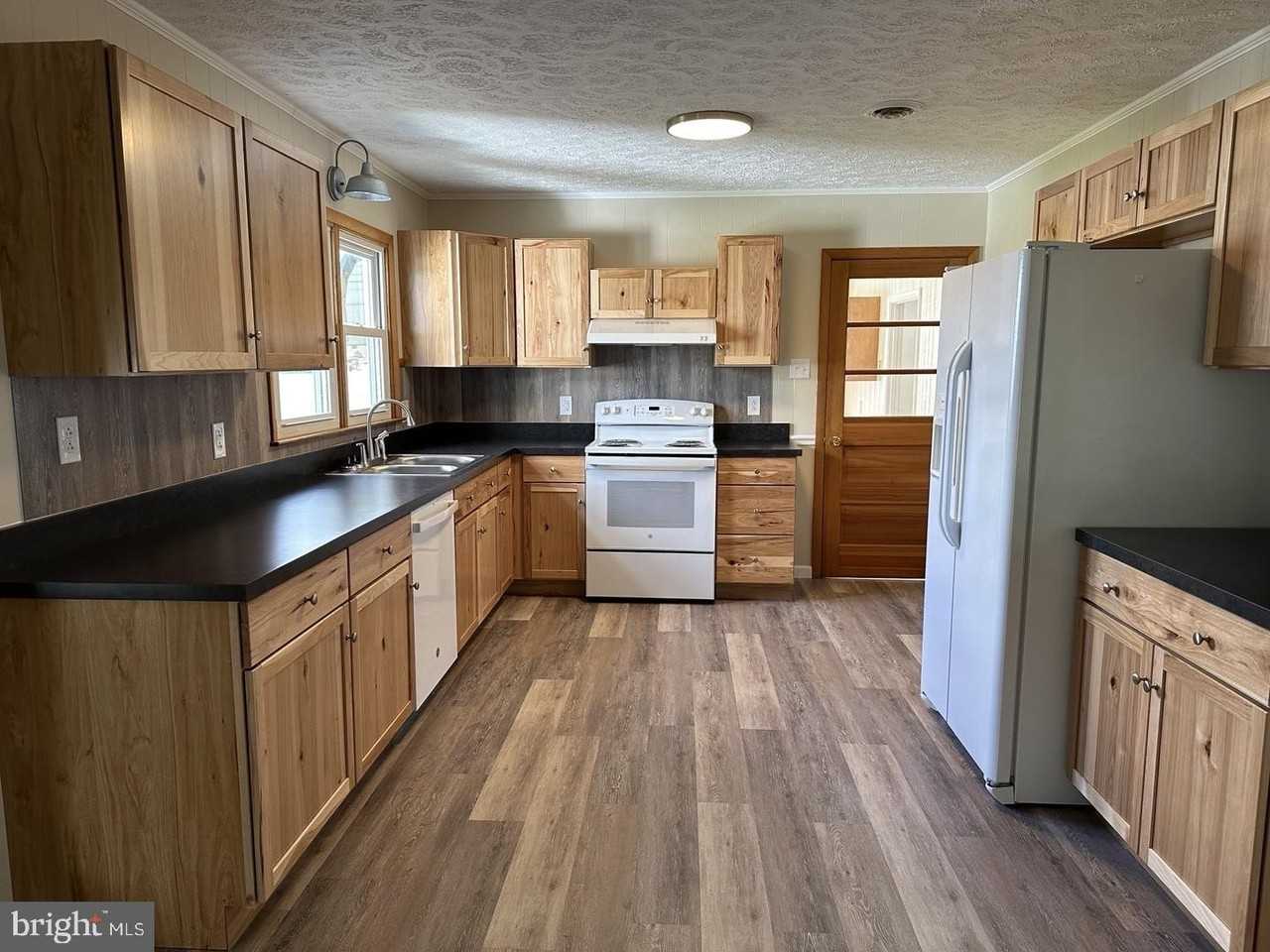 14149 S Middle Rd - Photo 2 of 30
