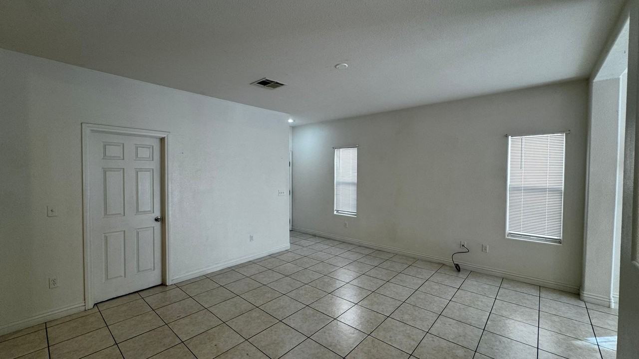 9549 Birch Basin Ct - Photo 4 of 21