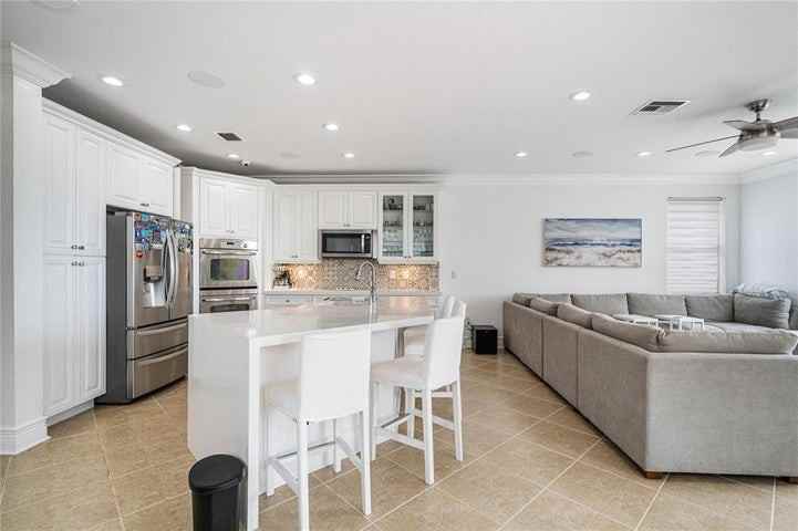 5197 Southwest 183rd Avenue - Photo 6 of 8