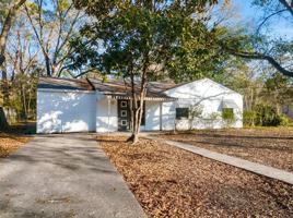 featured image of 3450 Dundale Rd