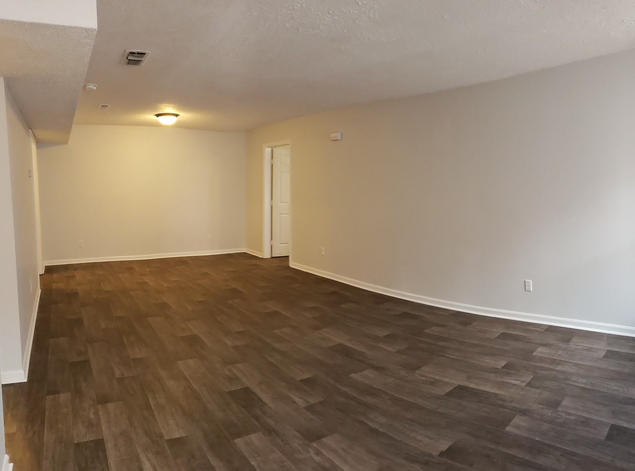 1544 Hamilton Dr #101 - Photo 2 of 12