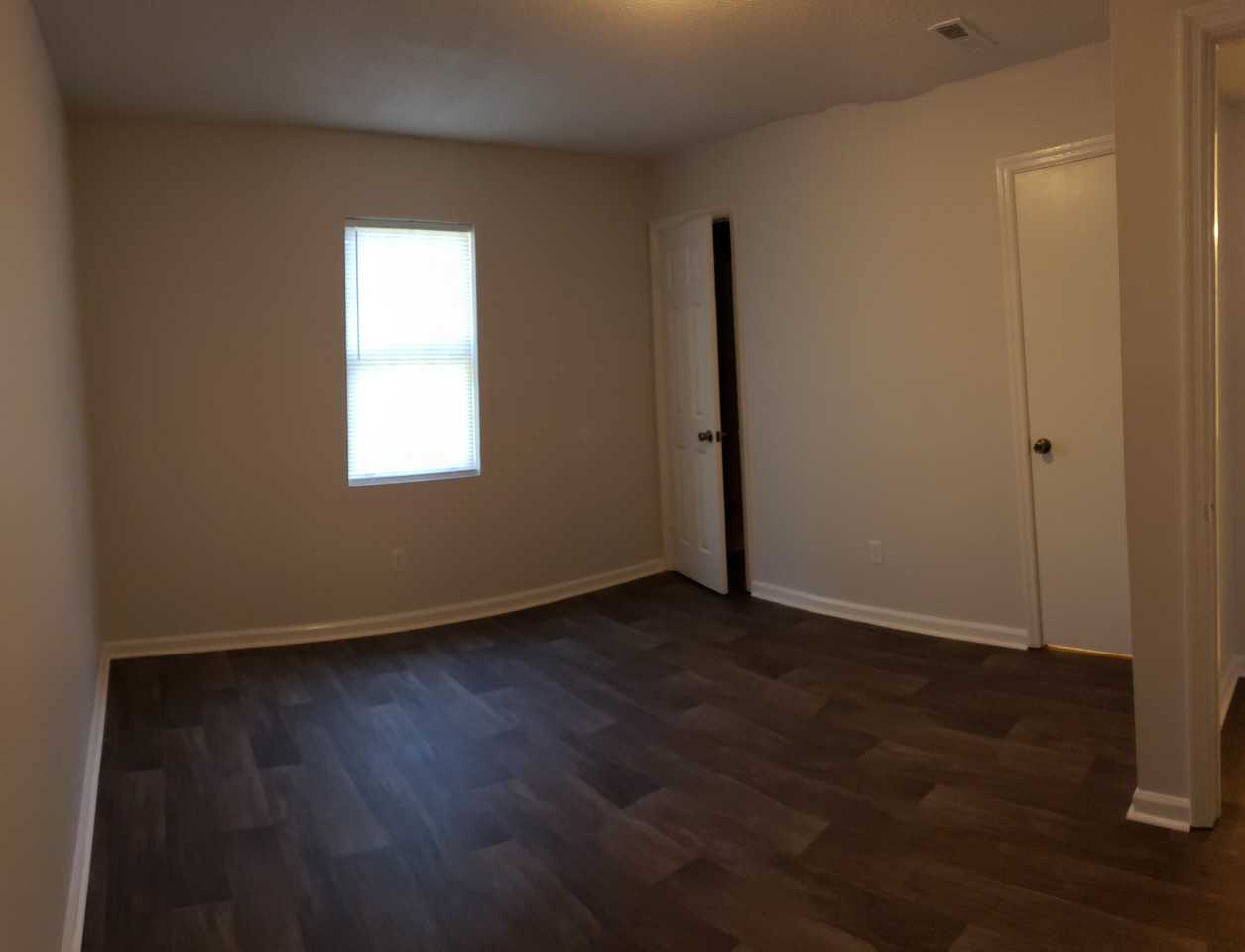 1544 Hamilton Dr #101 - Photo 4 of 12