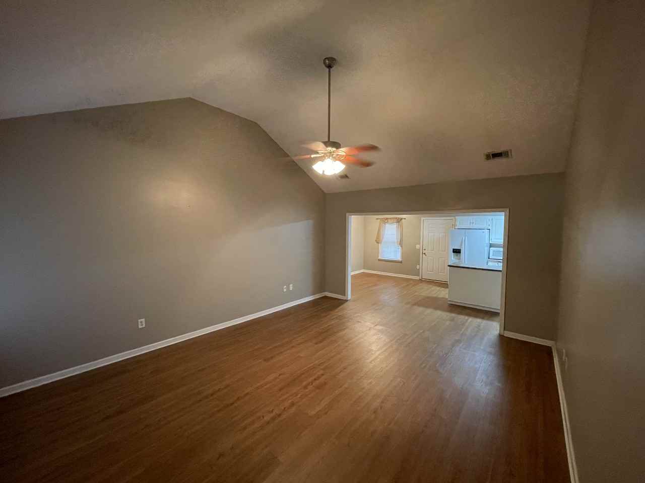 5625 Landings Pkwy - Photo 3 of 15