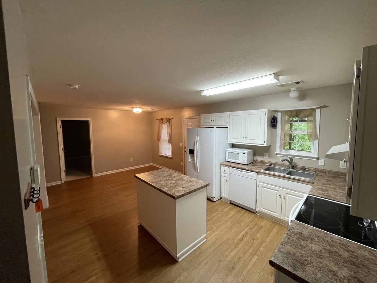 5625 Landings Pkwy - Photo 7 of 15