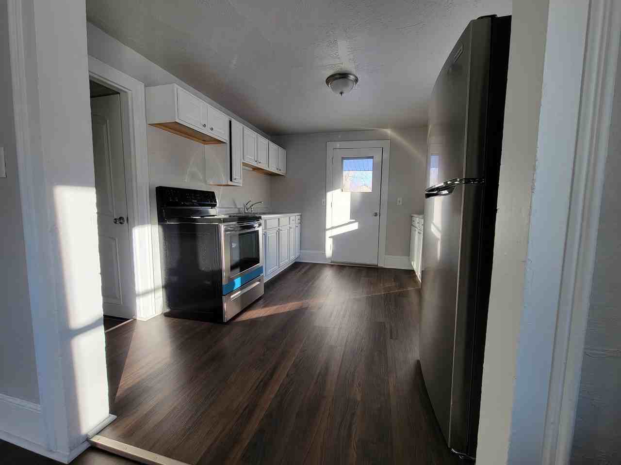 542 N Superior St #1 - Photo 5 of 19