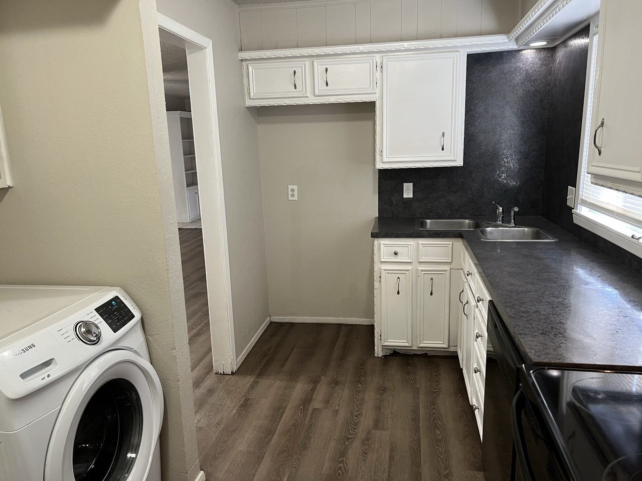 4310 52nd St #B - Photo 6 of 16