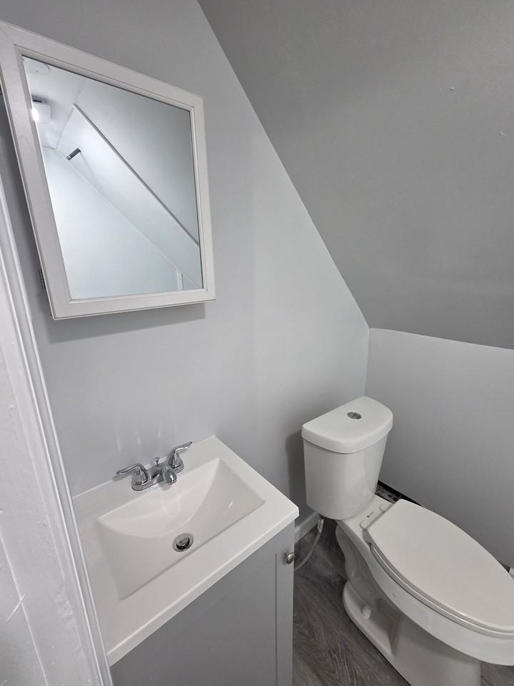 2231 Falls St #3 - Photo 5 of 13