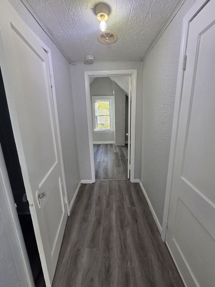 2231 Falls St #3 - Photo 7 of 13