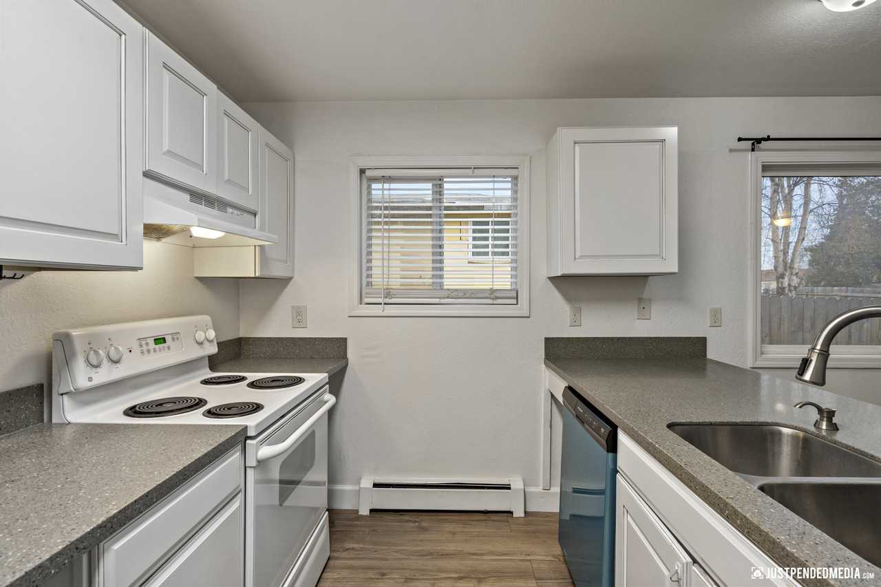 1125 Nelchina St #1 - Photo 5 of 8