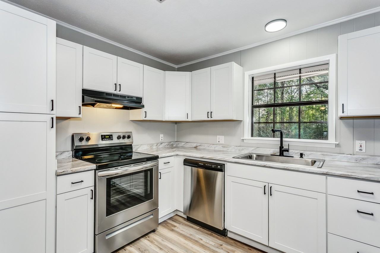 7221 Putter Ln - Photo 2 of 11