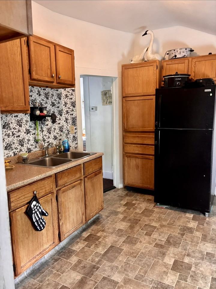 617 7th Ave #2 - Photo 3 of 14