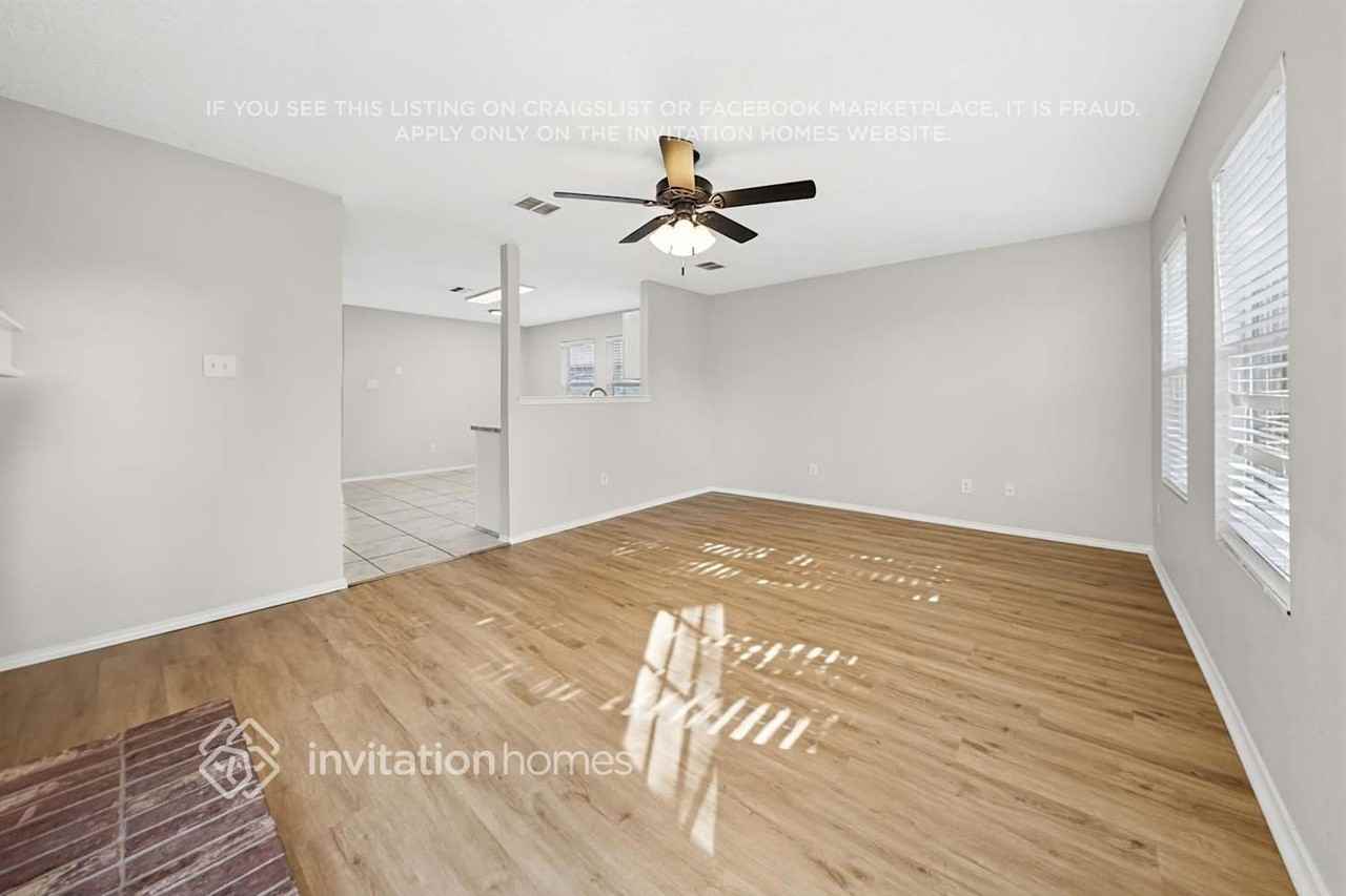 8008 Settlement Dr - Photo 4 of 19